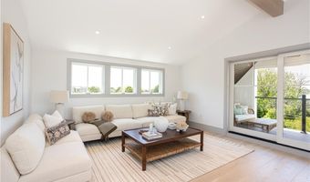 157 Ellery Ave, Middletown, RI 02842