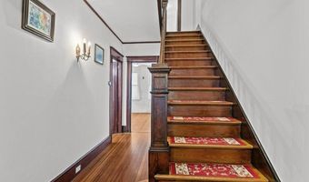 32 Thurston Ave A, Newport, RI 02840