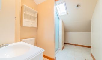28 Reservoir St, Bethel, CT 06801