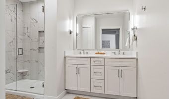 267 US Route 1, Falmouth, ME 04105