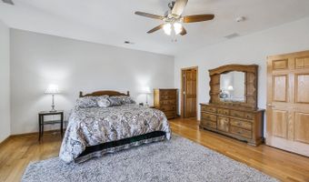 500 E Sherwood Dr, Addison, IL 60101
