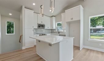 7 Embleton Dr, Bella Vista, AR 72714