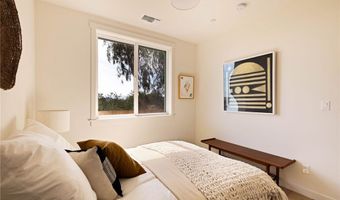 3926 Sunset Dr, Los Angeles, CA 90027