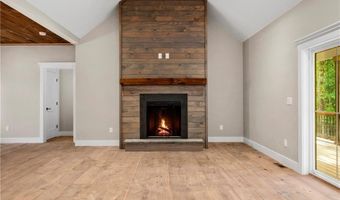 369 Huntinghouse Rd, Glocester, RI 02857