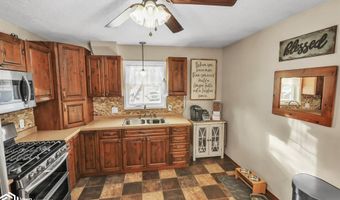 614 S Roche St, Knoxville, IA 50138