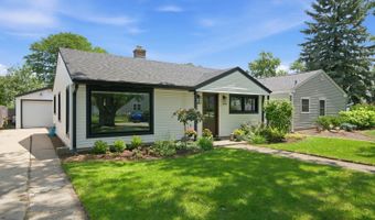 905 N Douglas Ave, Arlington Heights, IL 60004
