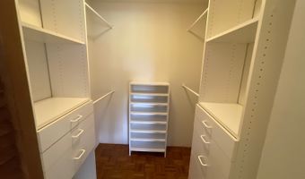 319 Kaelepulu Dr 202, Kailua, HI 96734