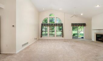 10 Powderhorn Way, Allentown, NJ 08501