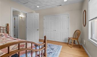 30 First School St, Bristol, RI 02809