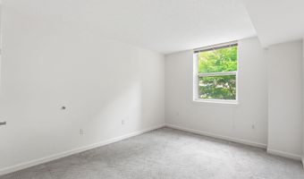 880 N POLLARD St 222, Arlington, VA 22203