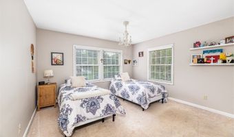 3 Travel Rd, Alloway, NJ 07461