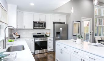 606 W CONWAY St, Baltimore, MD 21230