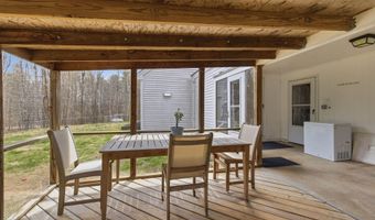 66 Lyford Rd, Brookfield, NH 03872