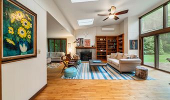 58 W Redding Rd, Danbury, CT 06810