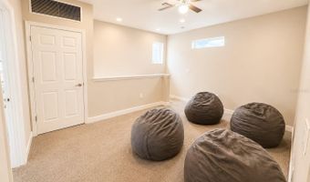 6118 VOYAGERS Pl, Apollo Beach, FL 33572