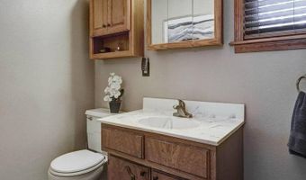 3050 Gaineswood Ave, Baxter Springs, KS 66713