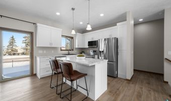 500 E Cairos Pl, Brandon, SD 57005