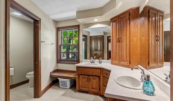 1837 S LEE St, Appleton, WI 54915