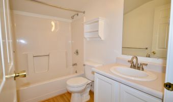 37 Cortland Cir, Bangor, ME 04401