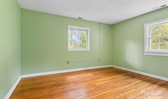 132 Little Knob Rd, Asheville, NC 28803