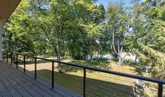 4061 Thornoaks Dr, Ann Arbor, MI 48104