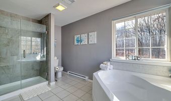 3305 Mountain Terrace Dr, Blakeslee, PA 18610
