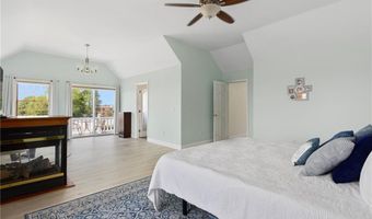 27 Ocean View Dr, Middletown, RI 02842
