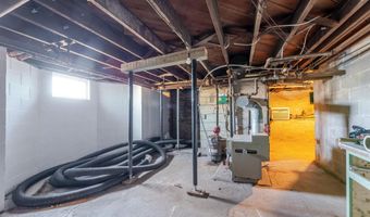 703 13th St, Auburn, NE 68305