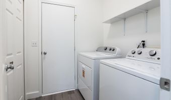 1366 N Bay Dr, Ann Arbor, MI 48103