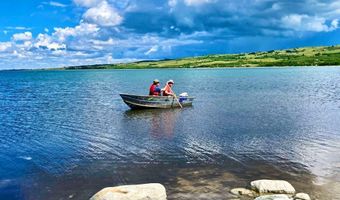 28 W Shore Rd, Babb, MT 59411