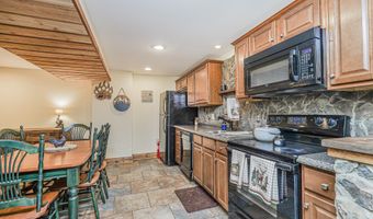 216 Main St, Middletown, NJ 07748