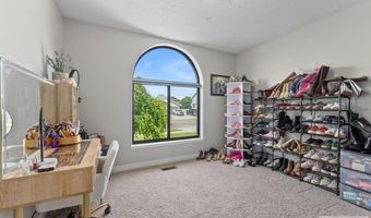 3835 S Taylorview Ln, Ammon, ID 83406