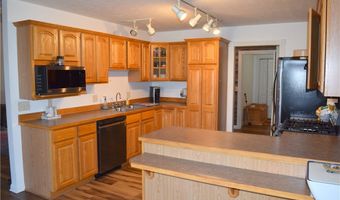 4777 Waterloo Rd, Atwater, OH 44201