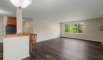 1227 S Old Wilke Rd 210, Arlington Heights, IL 60005