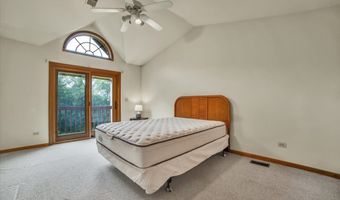 2143 N Juniper Ln, Arlington Heights, IL 60004
