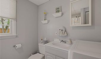 11 Carol Ave, Bristol, RI 02809