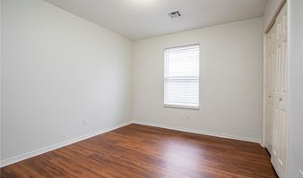 2513 4th St, Bentonville, AR 72712