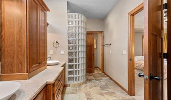 5318 N ROSEMARY Dr, Appleton, WI 54913