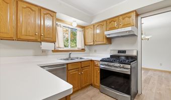 2825 Tuebingen Pkwy, Ann Arbor, MI 48105