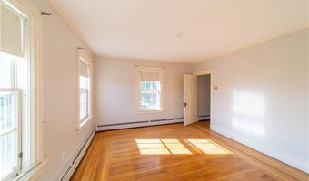 137 First Ave 2, East Greenwich, RI 02818