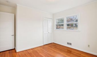 941 N MCKINLEY Rd, Arlington, VA 22205