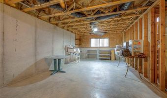 1303 N 158th Ct, Basehor, KS 66007