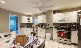 39 W 9TH St 2nd floor, Bayonne, NJ 07002