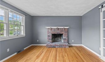 38 Greenwood Rd, North Kingstown, RI 02852