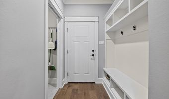 7725 S Shoreline Blvd, Benton, AR 72019