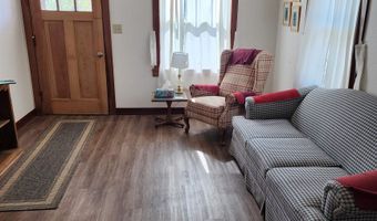 809 E Call St, Algona, IA 50511