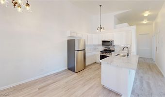 2110 Los Feliz St 2015, Las Vegas, NV 89156