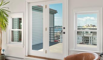 433 Thames St E, Newport, RI 02840