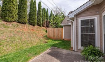 8 Kaylor Dr, Arden, NC 28704
