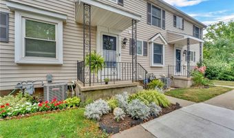 571 Burroughs Dr, Amherst, NY 14226